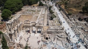 A Complete Guide to Ephesus: Turkey’s Ancient Wonder